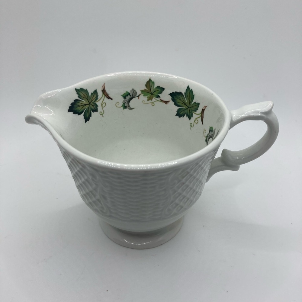 Vtg Simpsons Pottery Marlborough Old English Ironstone Creamer Ivy Design 3.4”